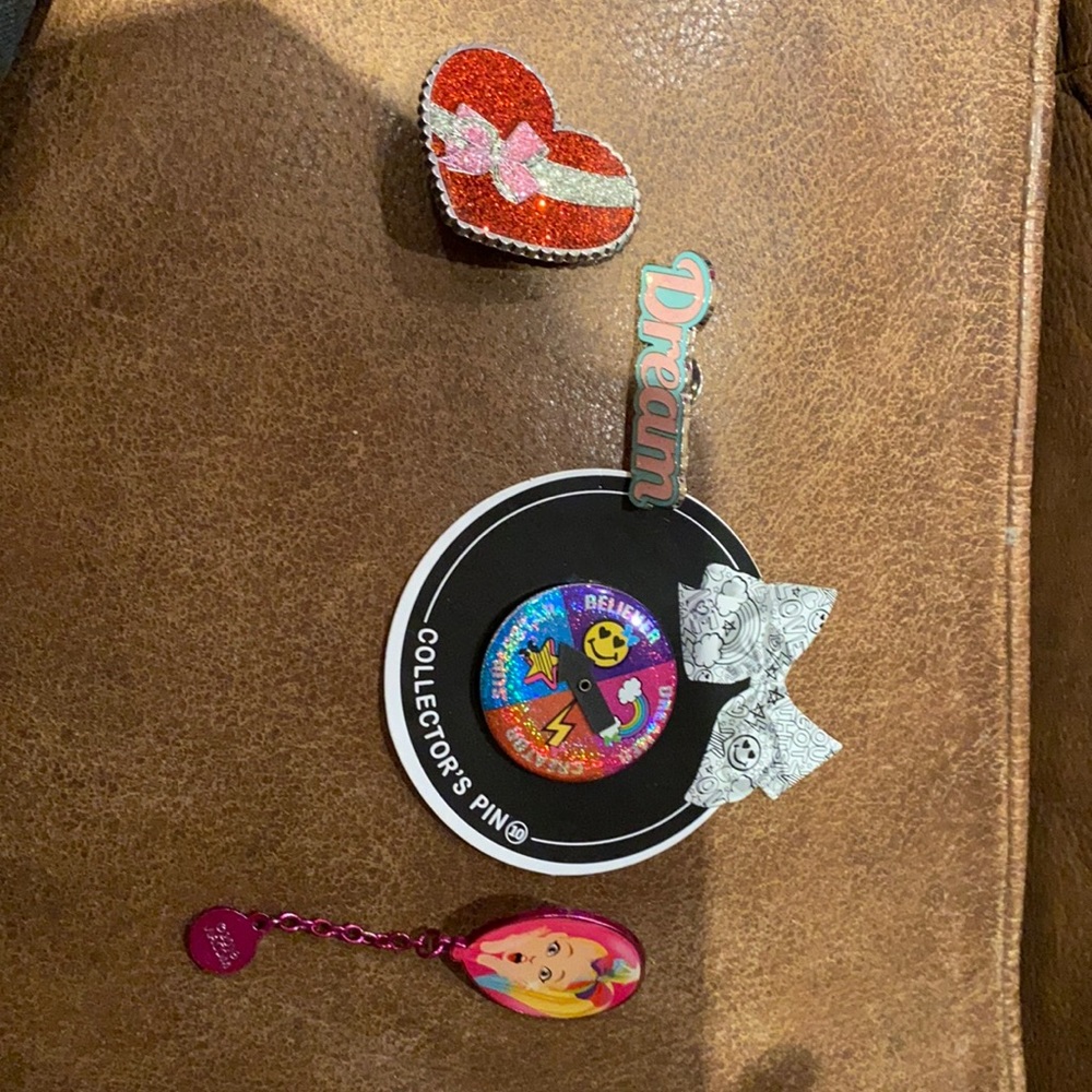 JoJo Siwa pins